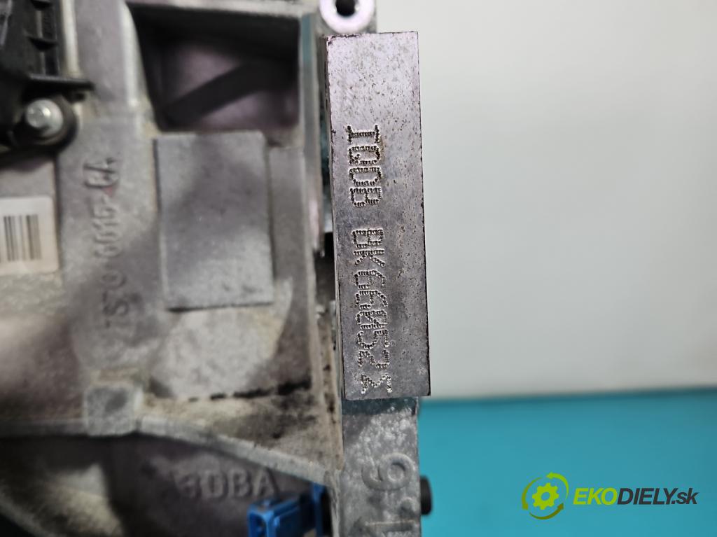 Ford Focus Mk3 2010-2018 1.6 16v 105 HP manual 77 kW 1596 cm3 5- motor benzín: IQDB