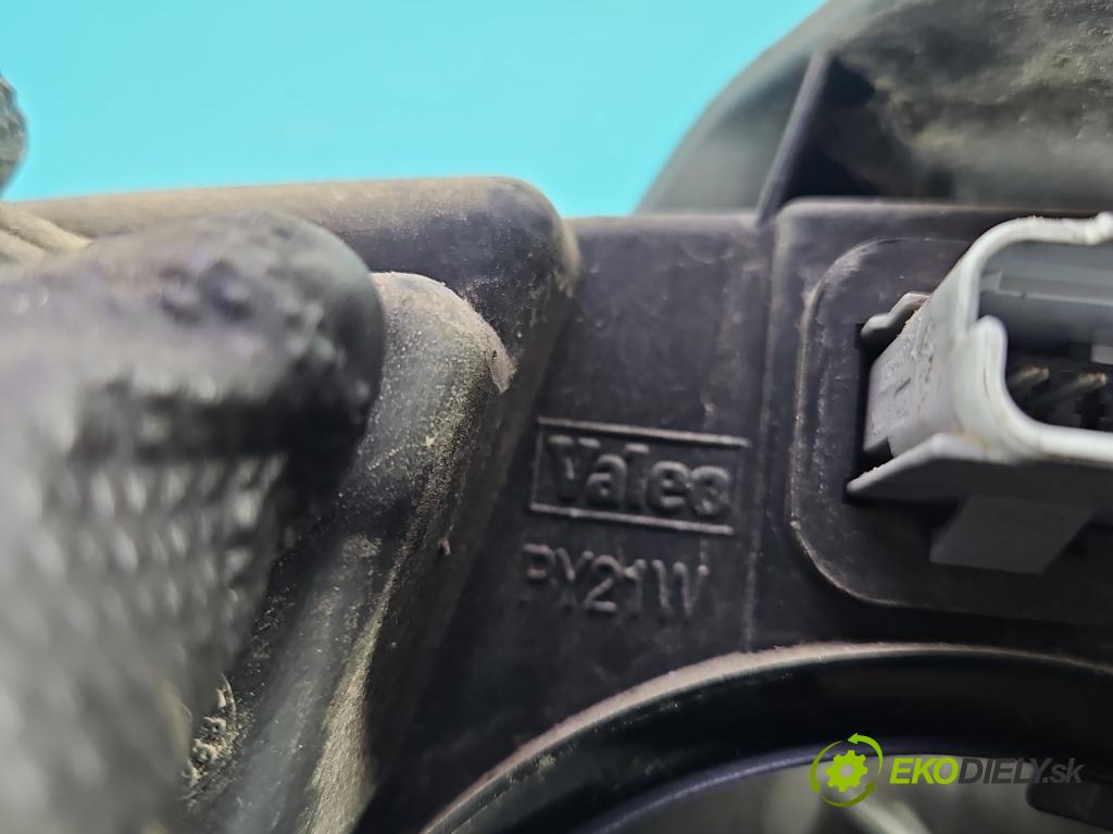 Peugeot 807 2002-2014 2.0 16V 140 HP manual 103 kW 1997 cm3 5- Reflektor: pravý  (Svetlo predné pravé)