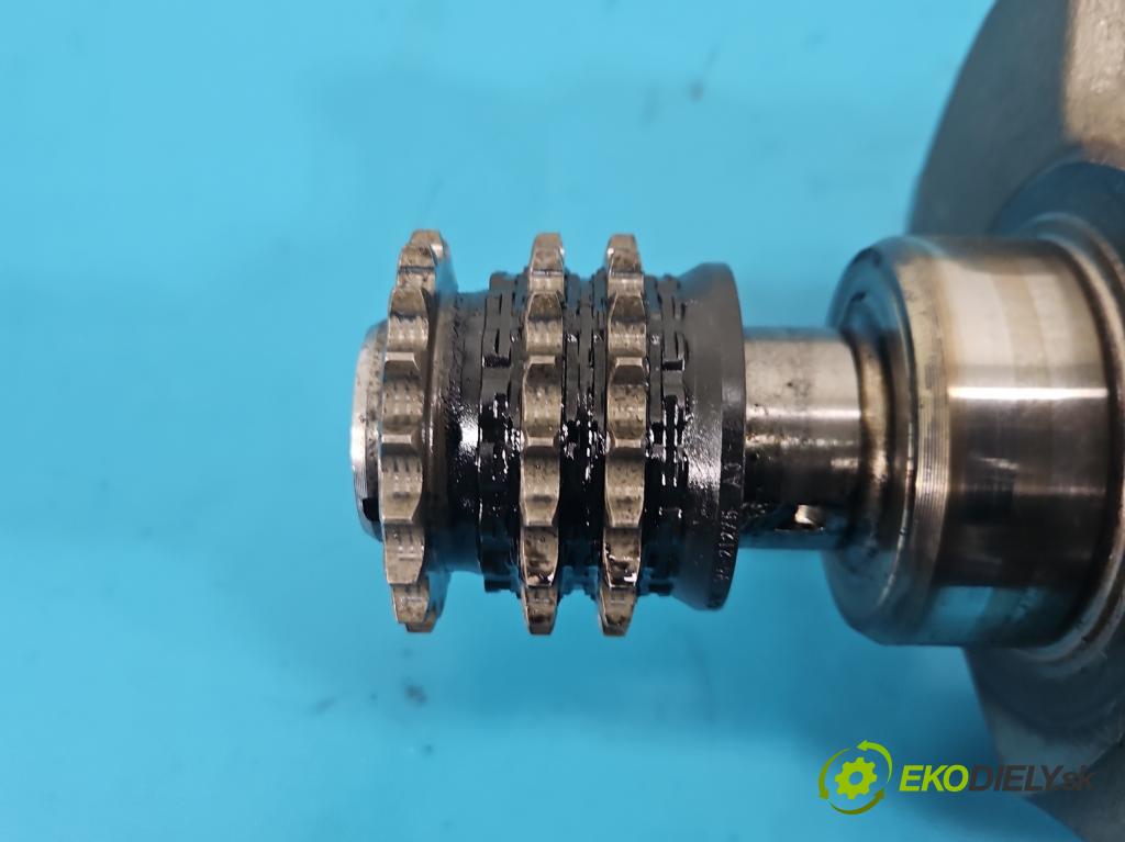 Mercedes E W211 2002-2009 3.2 cdi 204 HP automatic 150 kW 3222 cm3 5- Hřídel: kľukový R61300 (Blok motora ostatné)