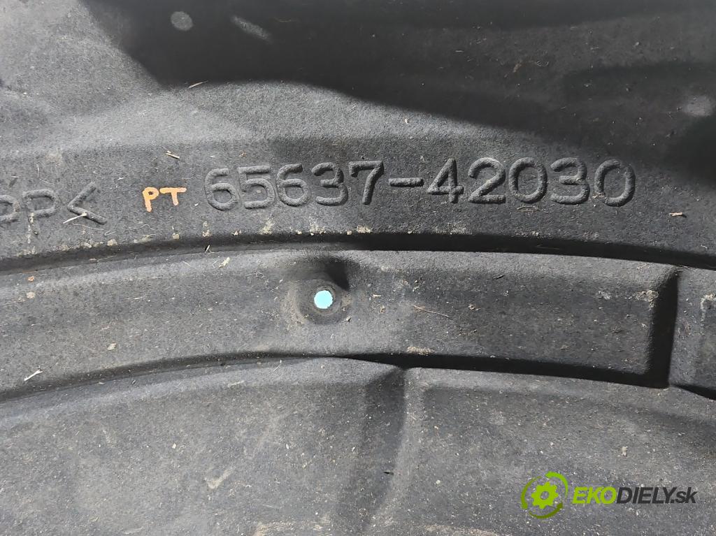 Toyota Rav4 V 2018- 2.5 hybrid 178KM automatic 131 kW 2487 cm3 5- blatník: zadní pravé 65637-42030