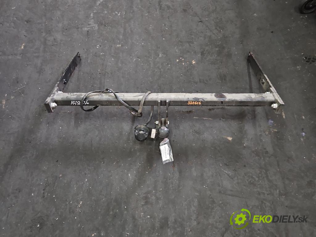 Ford Focus Mk3 2010-2018 1.6 16v 105 hp manual 77 kW 1596 cm3 5- oko tažné  (Tažné zařízení)