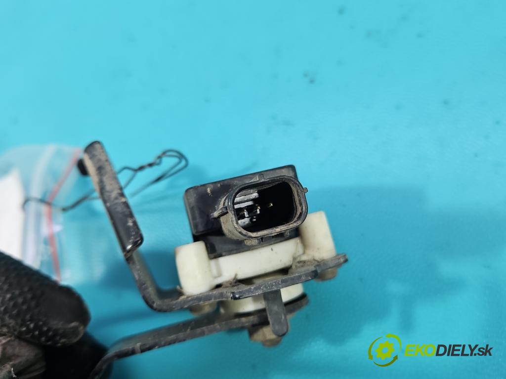 Toyota Rav4 V 2018- 2.5 hybrid 178HP: automatic 131 kW 2487 cm3 5- snímač nastavenia xenon B225747-2 (Snímač)