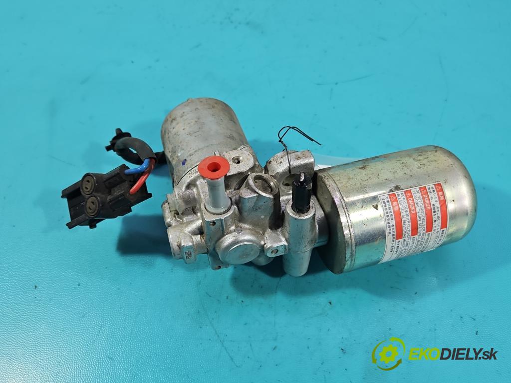 Toyota Rav4 V 2018- 2.5 hybrid 178HP: automatic 131 kW 2487 cm3 5- čerpadlo brzda: 47070-42030 (Posilňovač bŕzd)