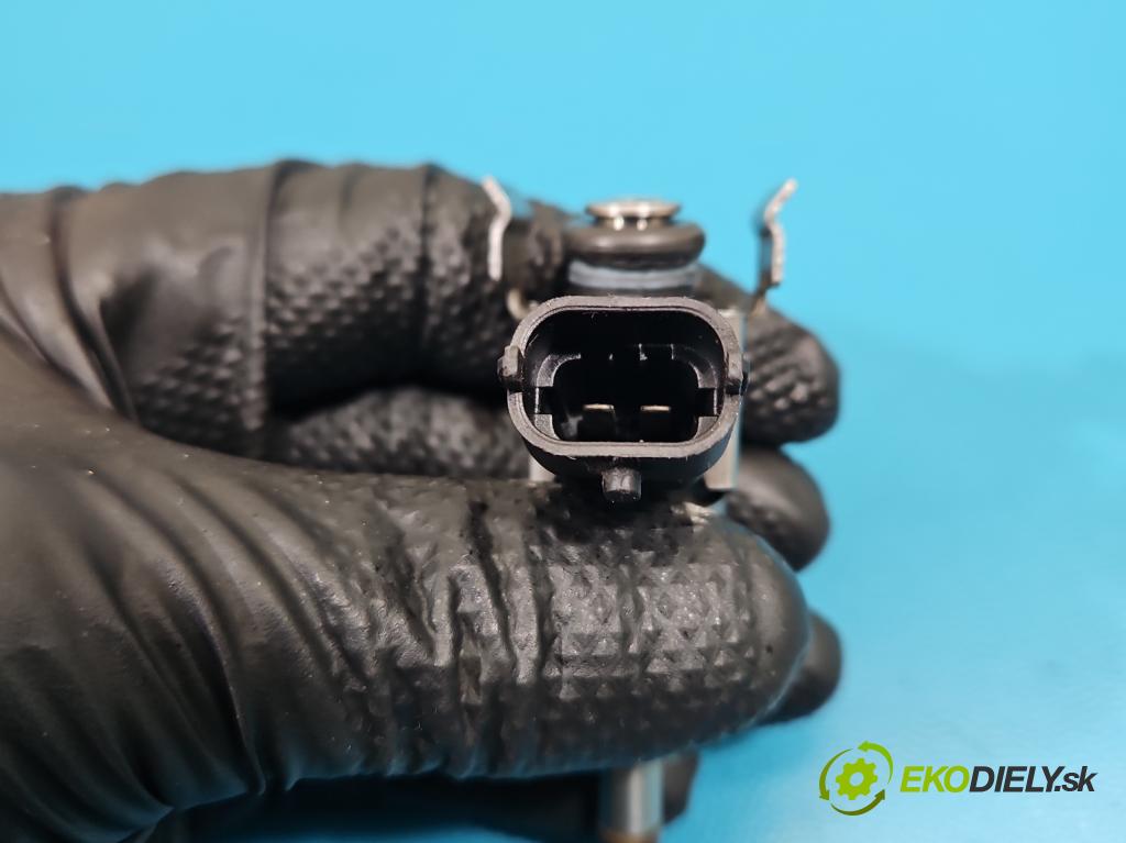 Alfa romeo 159 1.9 JTS 160 HP manual 118 kW 1859 cm3 4- vstrek 0261500022 (Vstrekovač paliva)