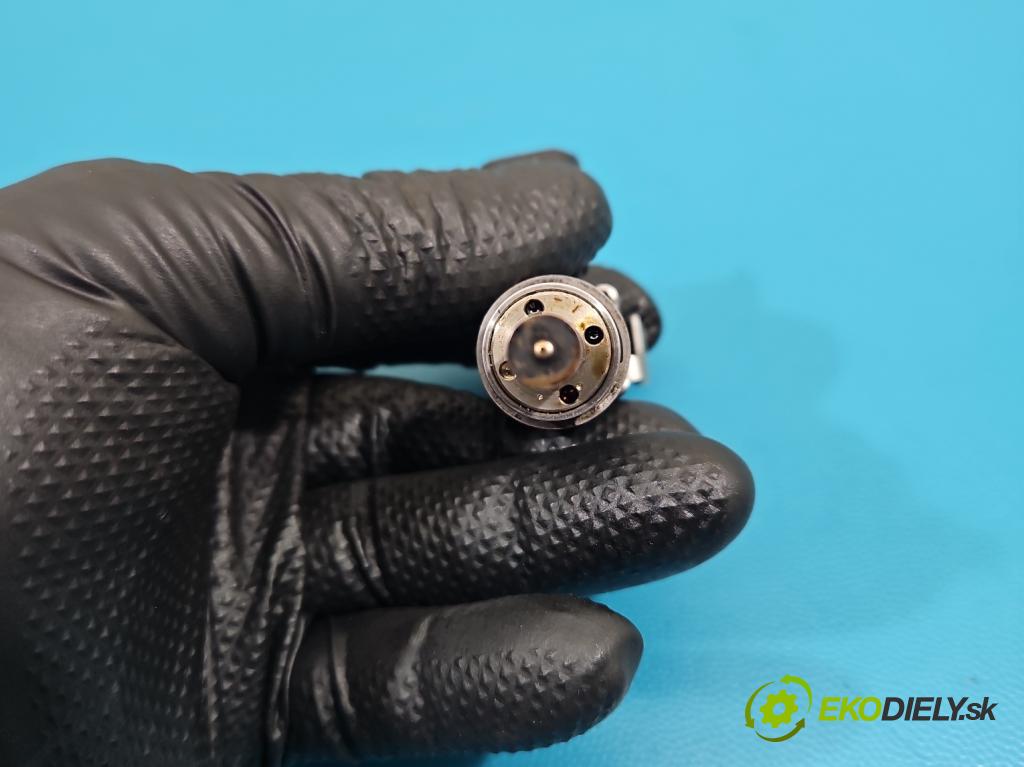 Alfa romeo 159 1.9 JTS 160 HP manual 118 kW 1859 cm3 4- vstrek 0261500022 (Vstrekovač paliva)