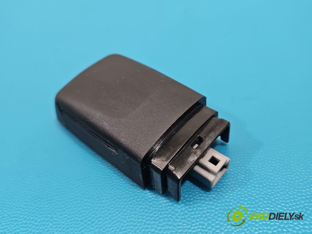 Toyota Rav4 V 2018- 2.5 hybrid 178HP: automatic 131 kW 2487 cm3 5- snímač déšť: 89941-30040 (Snímač dažďa)