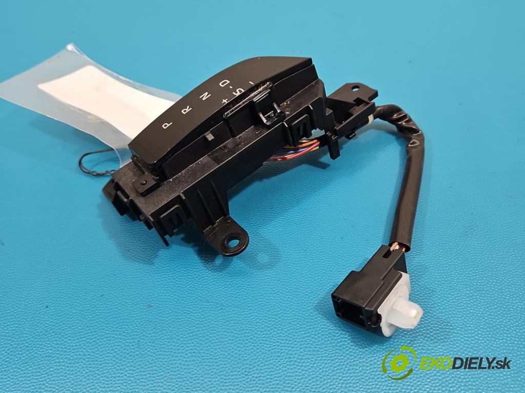 Toyota Rav4 V 2018- 2.5 hybrid 178HP: automatic 131 kW 2487 cm3 5- Zobrazit: 76L816-LH (Prístrojová doska)