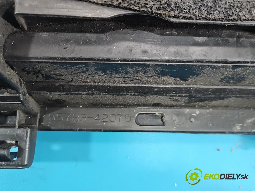 Toyota Rav4 V 2018- 2.5 hybrid 178KM automatic 131 kW 2487 cm3 5- torpédo 55708-42230 (Plast pod čelním sklem)