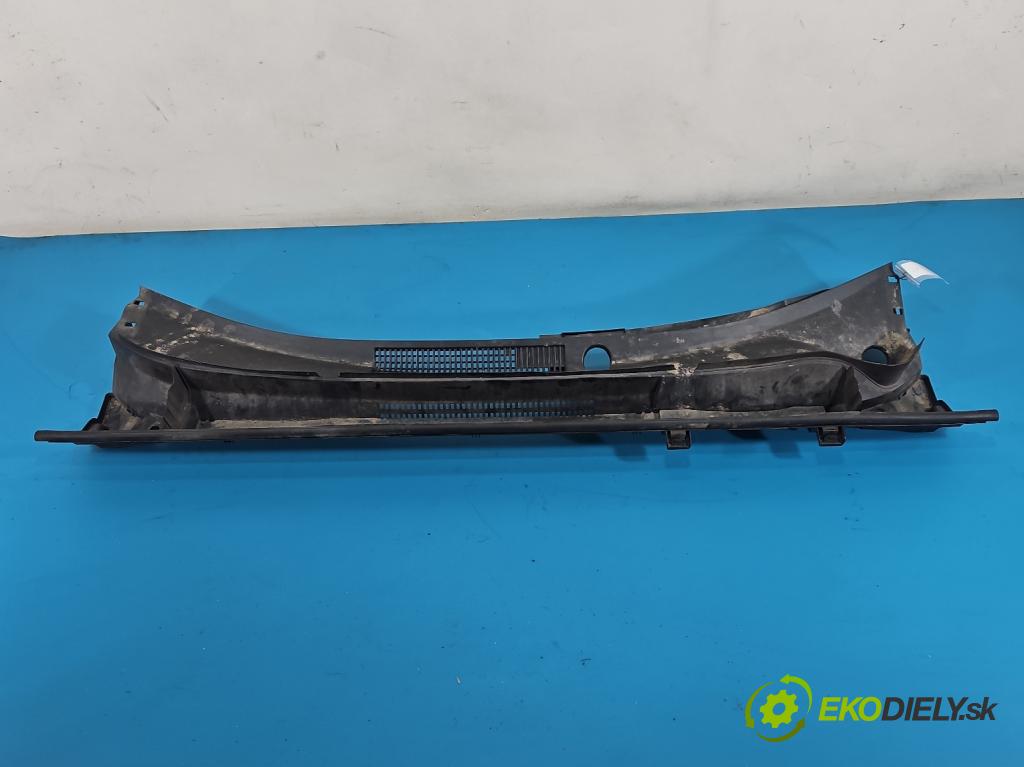 Toyota Rav4 V 2018- 2.5 hybrid 178KM automatic 131 kW 2487 cm3 5- torpédo 55708-42230 (Plast pod čelním sklem)