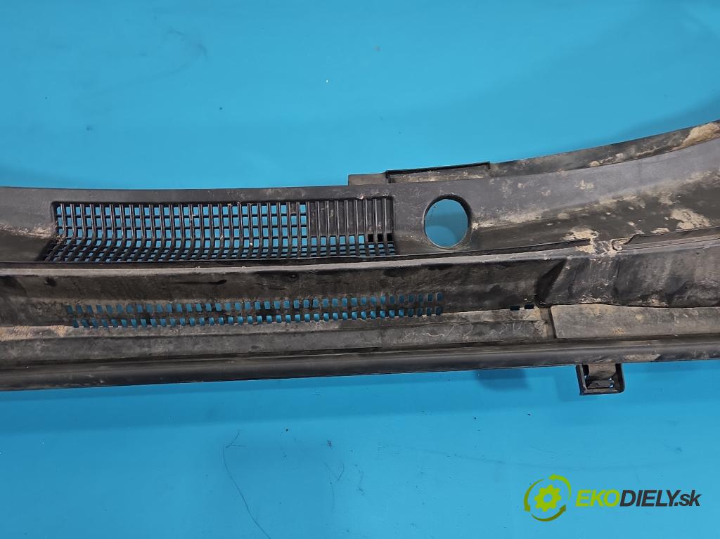 Toyota Rav4 V 2018- 2.5 hybrid 178KM automatic 131 kW 2487 cm3 5- torpédo 55708-42230 (Plast pod čelním sklem)