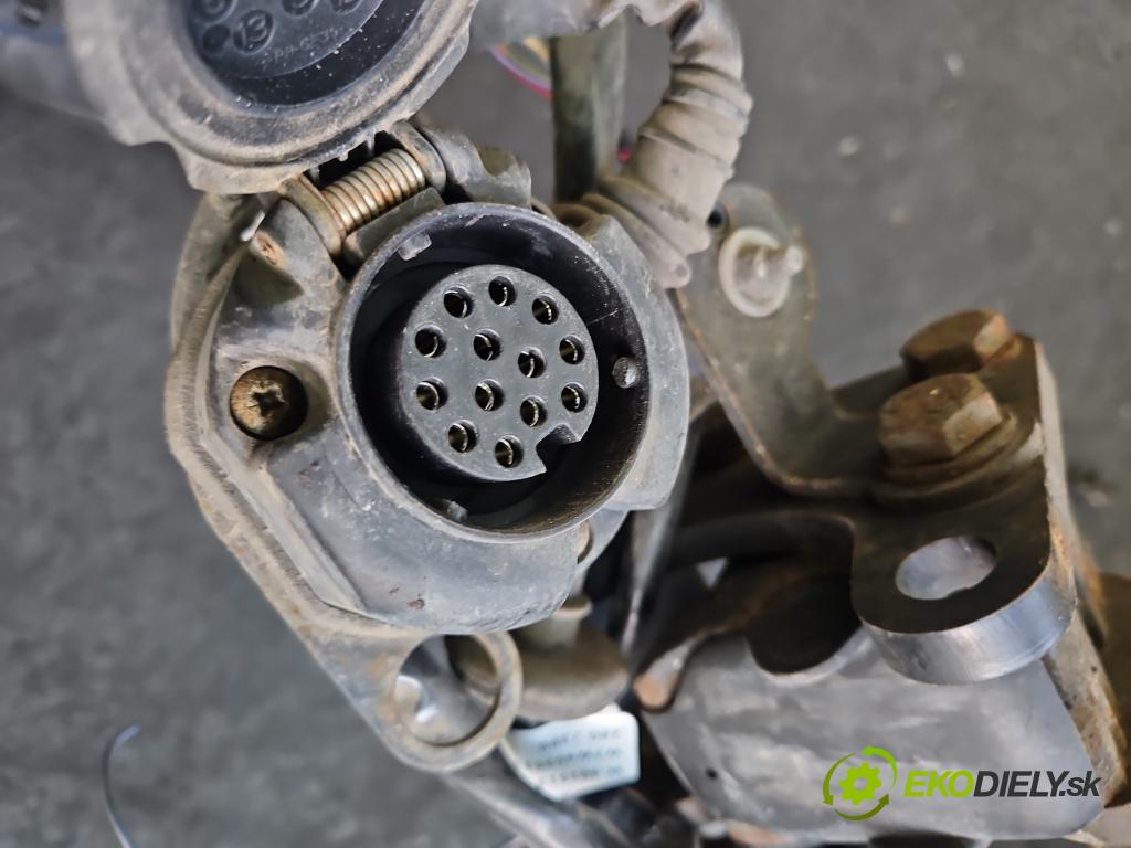 Toyota Rav4 V 2018- 2.5 hybrid 178KM automatic 131 kW 2487 cm3 5- oko tažné  (Tažné zařízení)