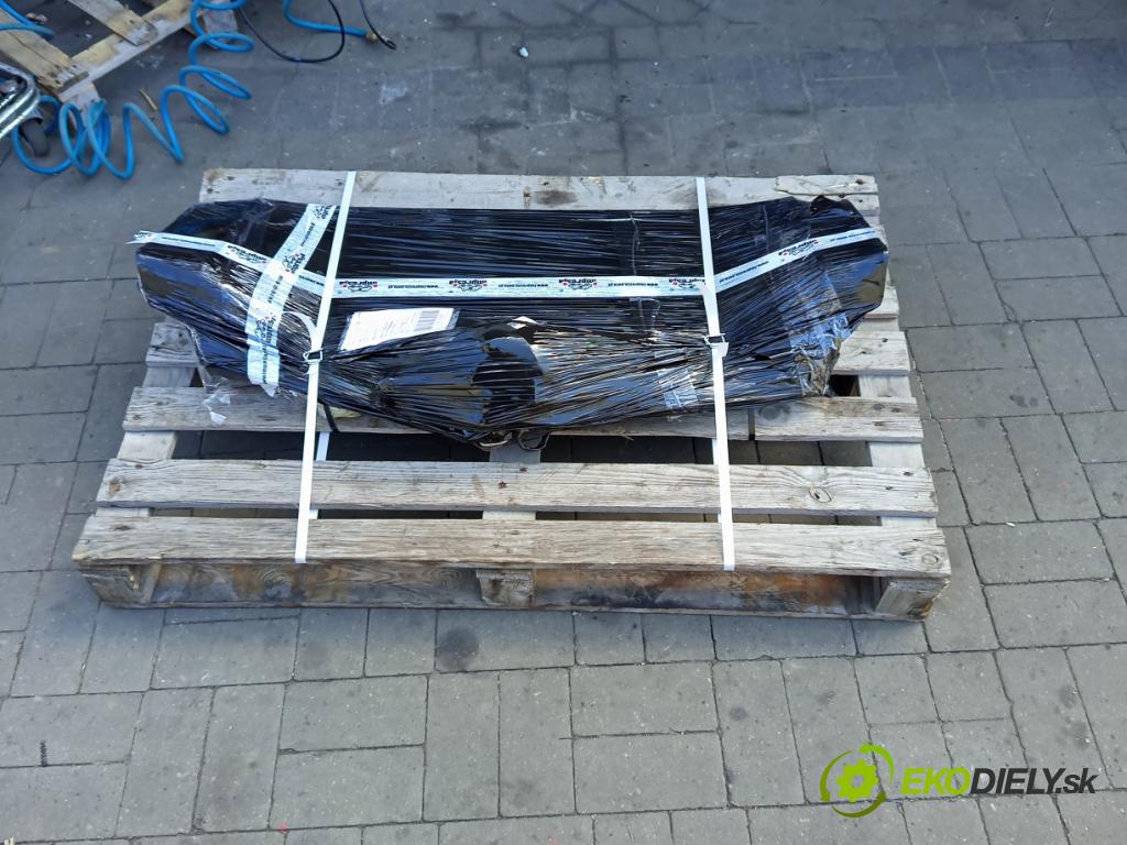 Toyota Rav4 V 2018- 2.5 hybrid 178HP: automatic 131 kW 2487 cm3 5- Hák: vlečení:  (Ťažné zariadenie)