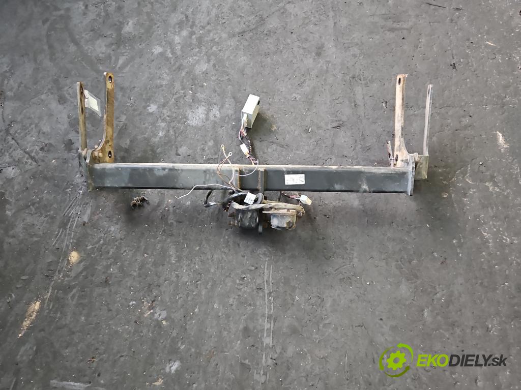 Toyota Rav4 V 2018- 2.5 hybrid 178KM automatic 131 kW 2487 cm3 5- oko tažné  (Tažné zařízení)