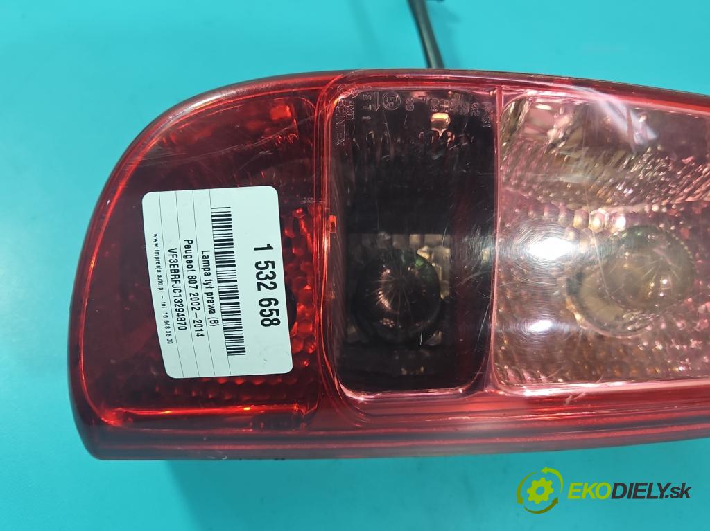 Peugeot 807 2002-2014 2.0 16V 140 HP manual 103 kW 1997 cm3 5- svetlo / reflektor zadné pravé  (Kľučka dverí ostatné)