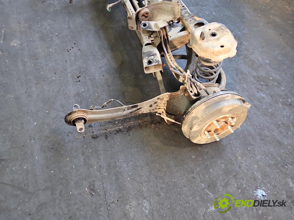 Ford Focus Mk3 2010-2018 1.6 16v 105 HP manual 77 kW 1596 cm3 5- zadna výstuha  (Výstuha zadná)