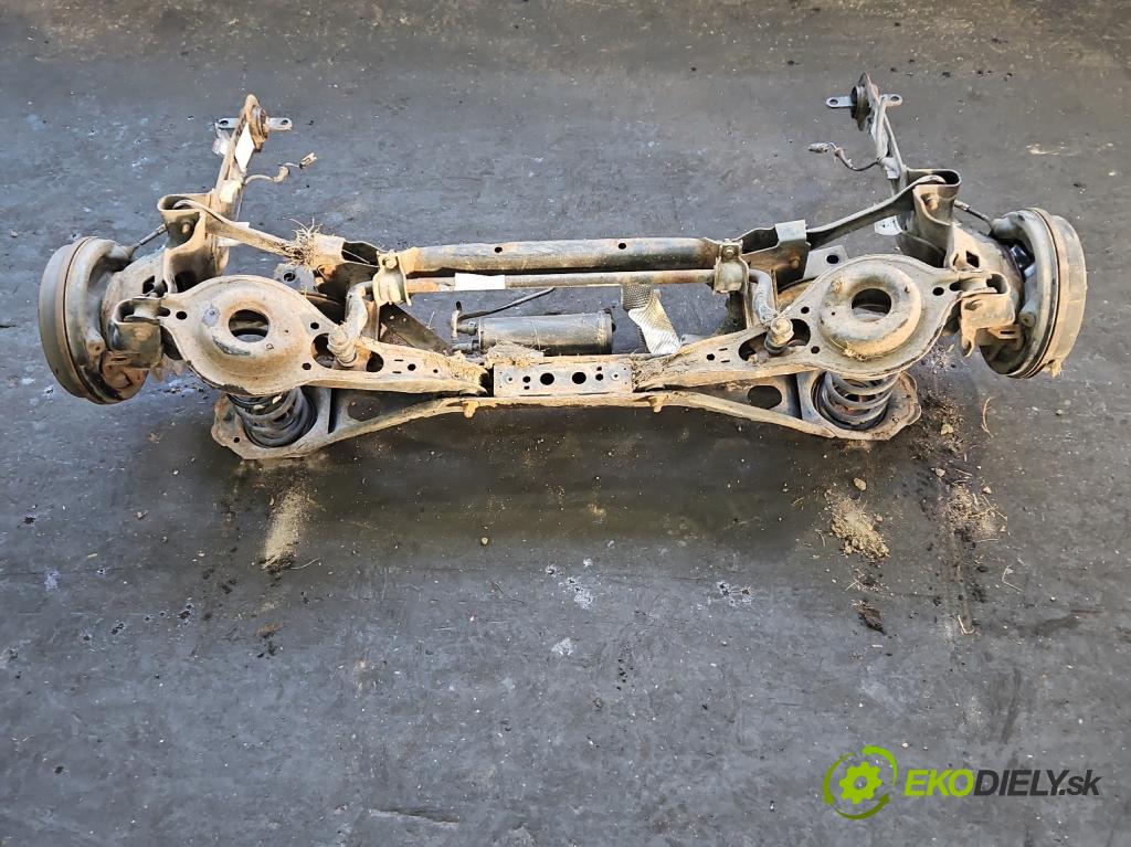 Ford Focus Mk3 2010-2018 1.6 16v 105 HP manual 77 kW 1596 cm3 5- zadna výstuha  (Výstuha zadná)