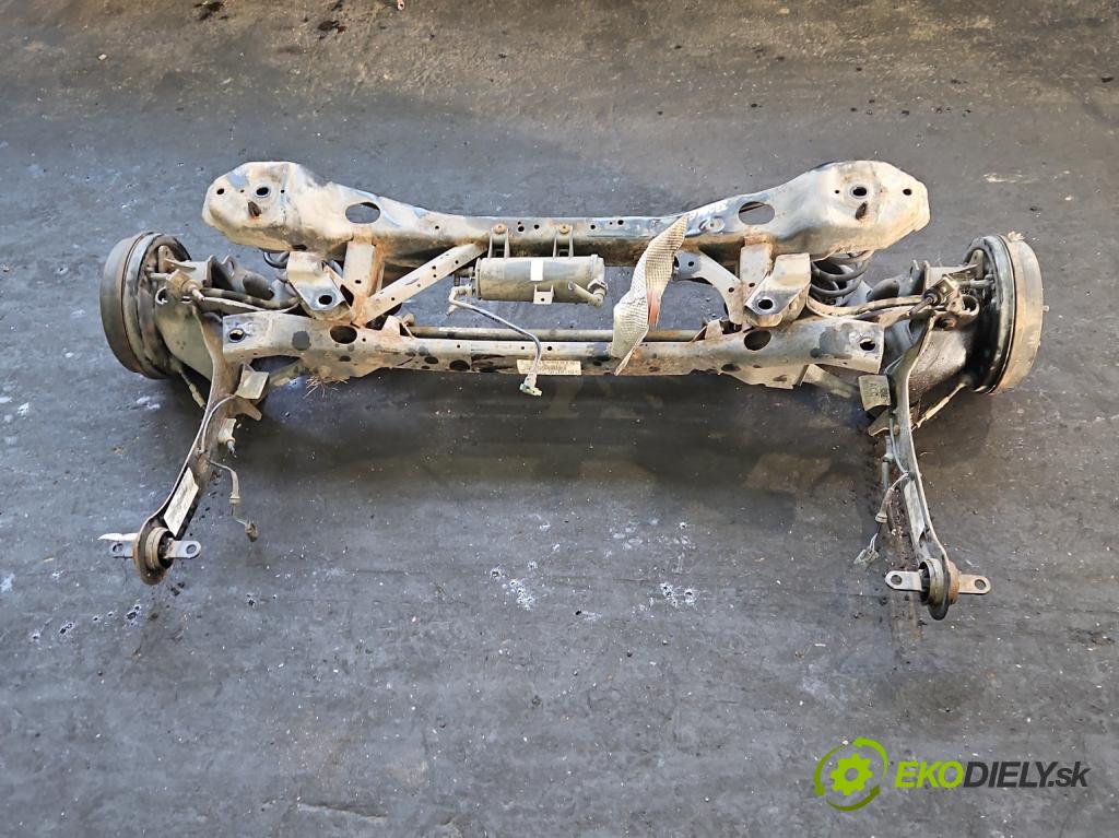 Ford Focus Mk3 2010-2018 1.6 16v 105 HP manual 77 kW 1596 cm3 5- zadna výstuha  (Výstuha zadná)