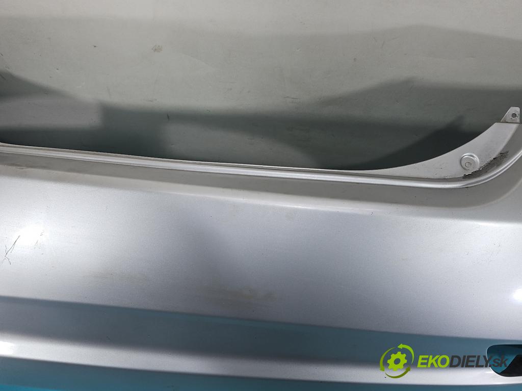 Kia Ceed I 2006-2012 1.4 16v 109 HP manual 80 kW 1396 cm3 5- nárazník zadné  (Kľučka dverí ostatné)