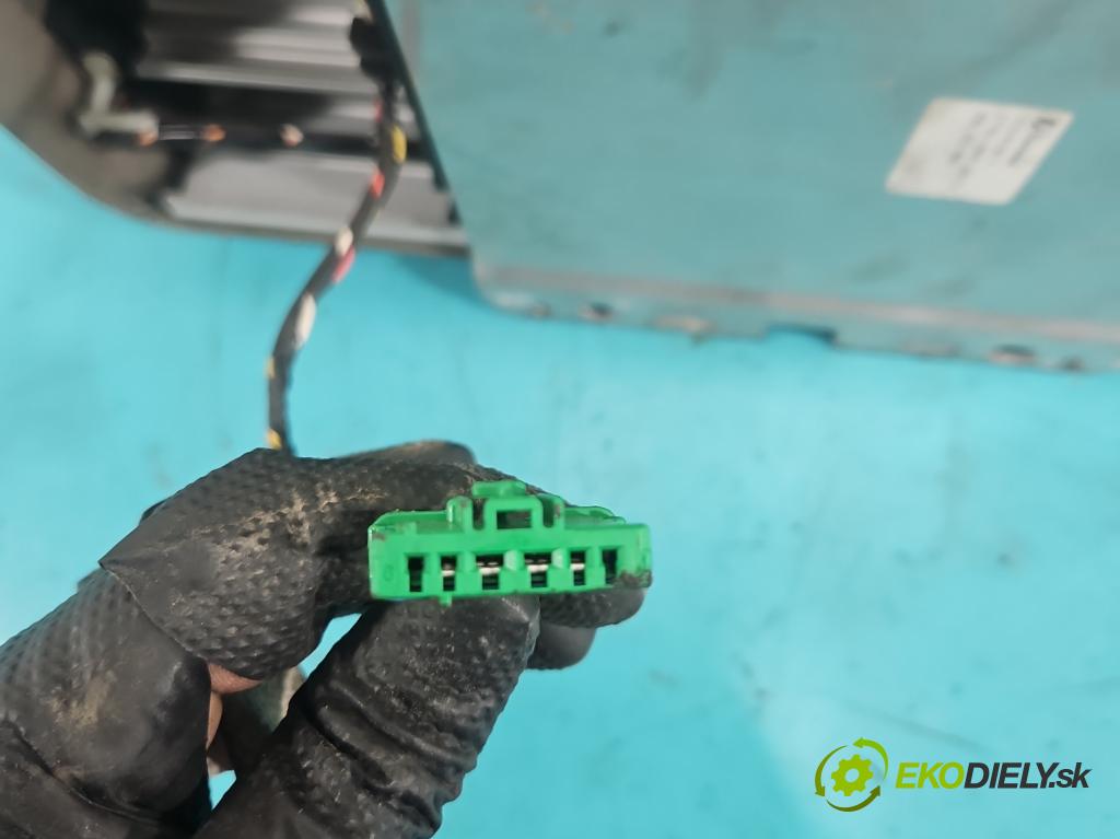 Renault Scenic II 2003-2009 1.9 dci 120 HP manual 88 kW 1870 cm3 5- operadlo  (Lakťová opierka)