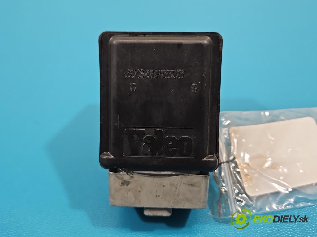 Renault Scenic II 2003-2009 1.9 dci 120 HP manual 88 kW 1870 cm3 5- Blokáda: řízení: 8200033233 (Riadenie ostatné)