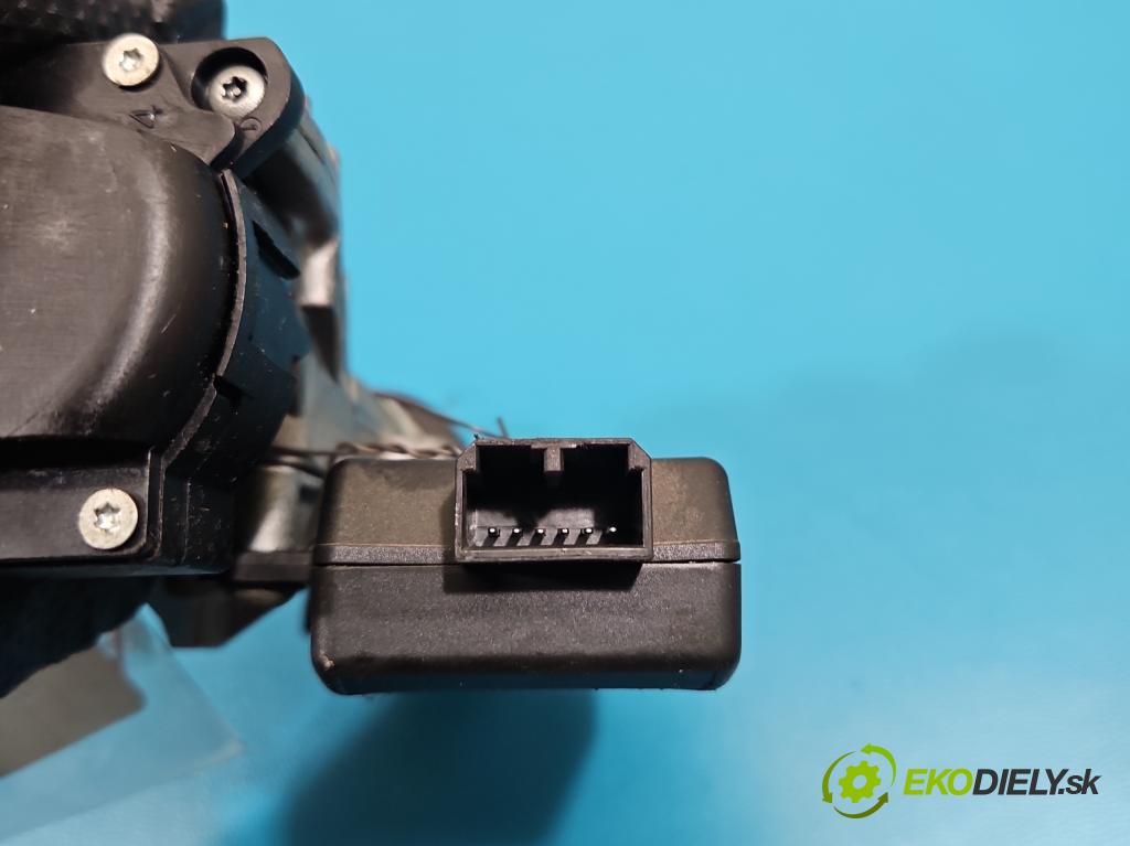 Chrysler Voyager IV 2000-2007 2.8 CRD 150 HP automatic 110 kW 2776 cm3 5- Spínačka 5WY7227E (Spínacia skrinka)