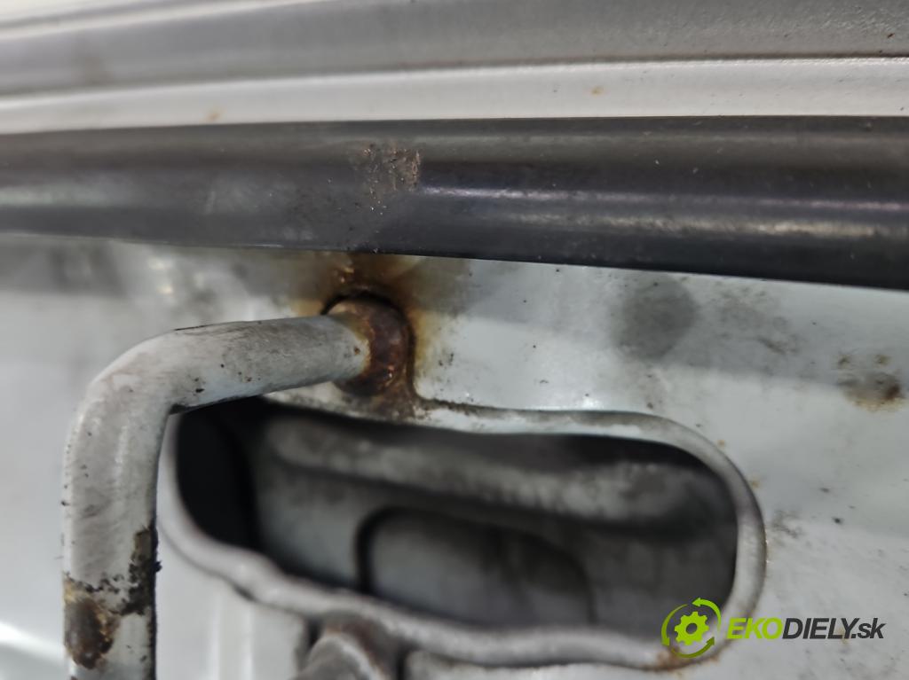 Kia Ceed I 2006-2012 1.4 16v 109 hp manual 80 kW 1396 cm3 5- kapota přední