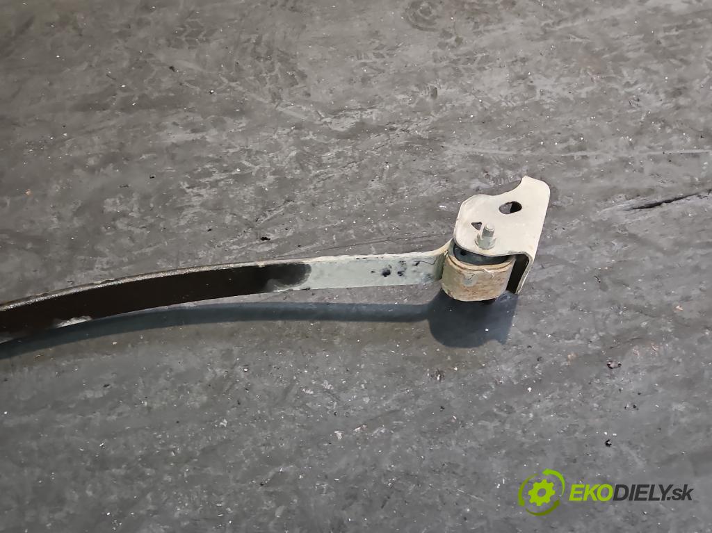 Chrysler Voyager IV 2000-2007 2.8 CRD 150 hp automatic 110 kW 2776 cm3 5- listová pero zadní