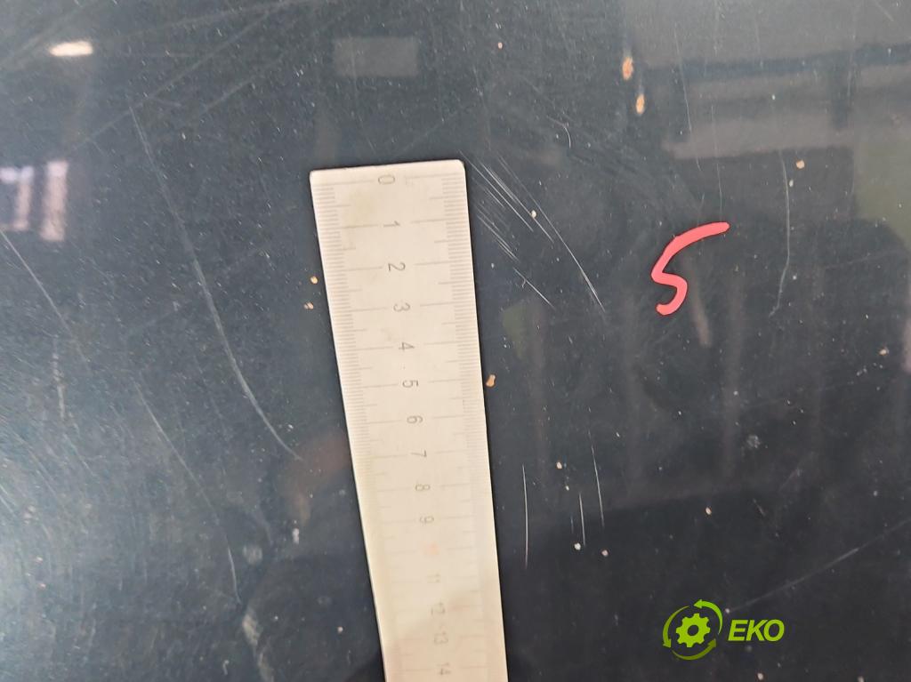 Chrysler Voyager IV 2000-2007 2.8 CRD 150 hp automatic 110 kW 2776 cm3 5- kapota přední