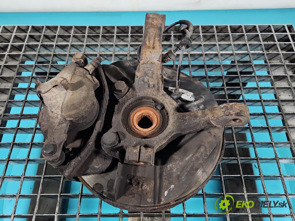 Peugeot 807 2002-2014 2.0 16V 140 hp manual 103 kW 1997 cm3 5- náboj pravé  (Náboj kola)