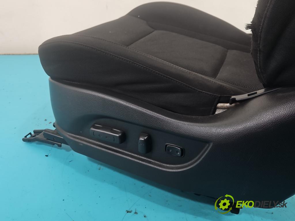 Hyundai I40 1.7 crdi 136 HP manual 100 kW 1685 cm3 5- Sedačka ľavý  (Sedadlo)