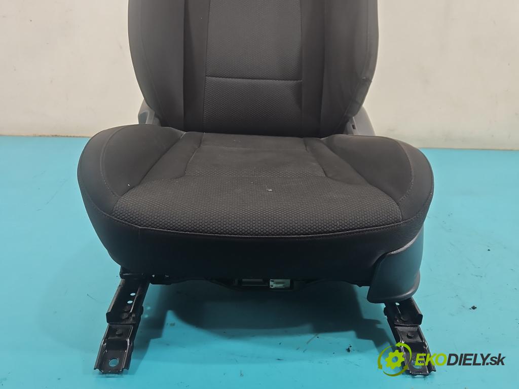 Hyundai I40 1.7 crdi 136 HP manual 100 kW 1685 cm3 5- Sedačka ľavý  (Sedadlo)