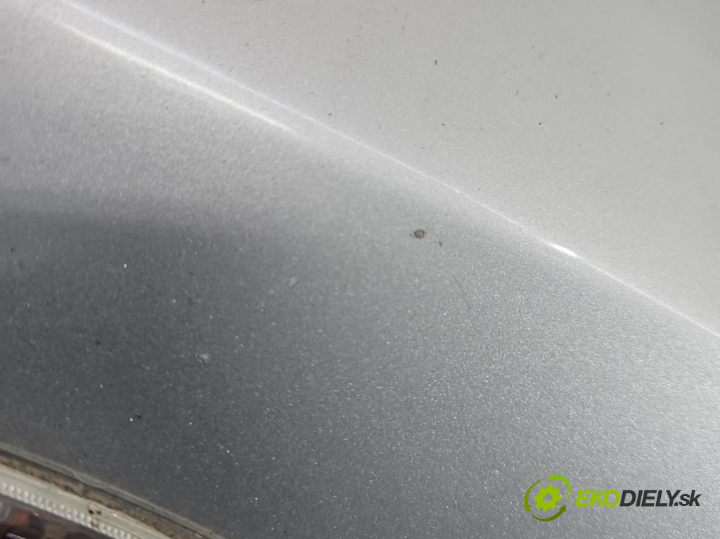 Kia Ceed I 2006-2012 1.4 16v 109 HP manual 80 kW 1396 cm3 5- blatník predné pravý  (Kľučka dverí ostatné)
