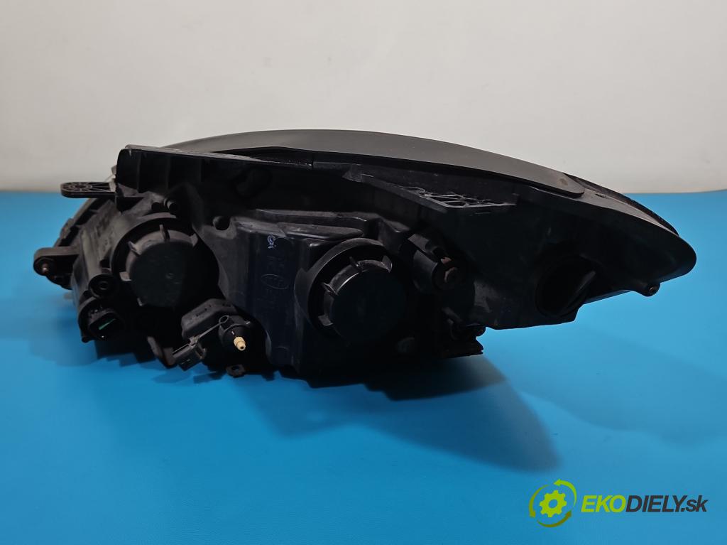 Kia Ceed I 2006-2012 1.4 16v 109 HP manual 80 kW 1396 cm3 5- Reflektor: pravý 92102-1H000 (Svetlo predné pravé)