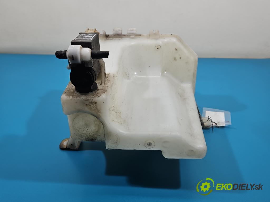 Kia Ceed I 2006-2012 1.4 16v 109 hp manual 80 kW 1396 cm3 5- nádržka tekutina: ostřikovačů 98610-1H000