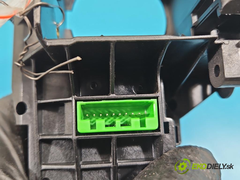 Volvo V50 2.4 20v 170 HP manual 125 kW 2435 cm3 5- prepínač komplex: 30710344 (Prepínacie páčky pod volantom)