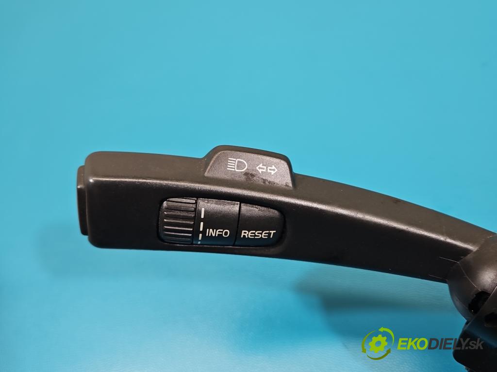 Volvo V50 2.4 20v 170 HP manual 125 kW 2435 cm3 5- prepínač komplex: 30710344 (Prepínacie páčky pod volantom)