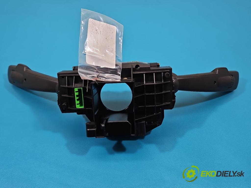 Volvo V50 2.4 20v 170 HP manual 125 kW 2435 cm3 5- prepínač komplex: 30710344 (Prepínacie páčky pod volantom)