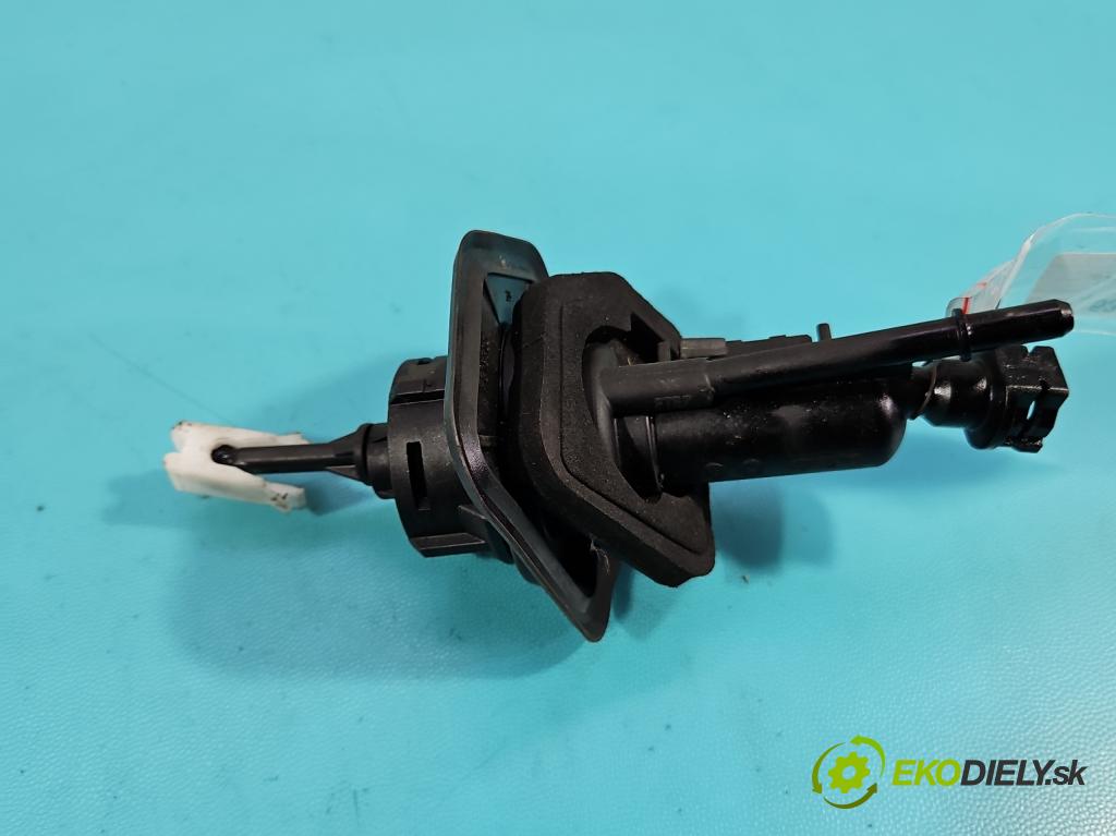 Ford Focus Mk3 2010-2018 1.6 16v 105 HP manual 77 kW 1596 cm3 5- pompa spojková 3M51-7A543-AG