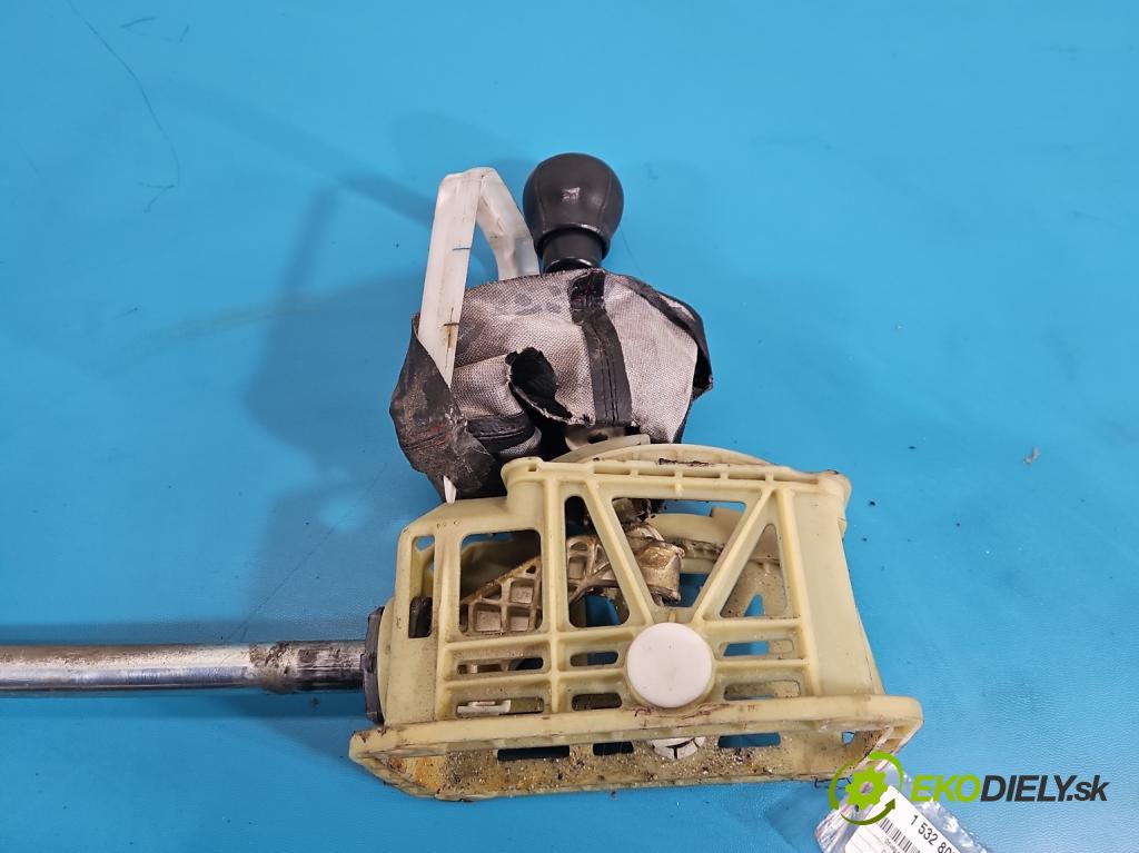 Opel Astra II 1998-2009 1.8 16V 116 HP manual 85 kW 1796 cm3 2- Páka: Změny: stupeň,rýchlosť 90523924 (Rýchlostná páka (kulisa))