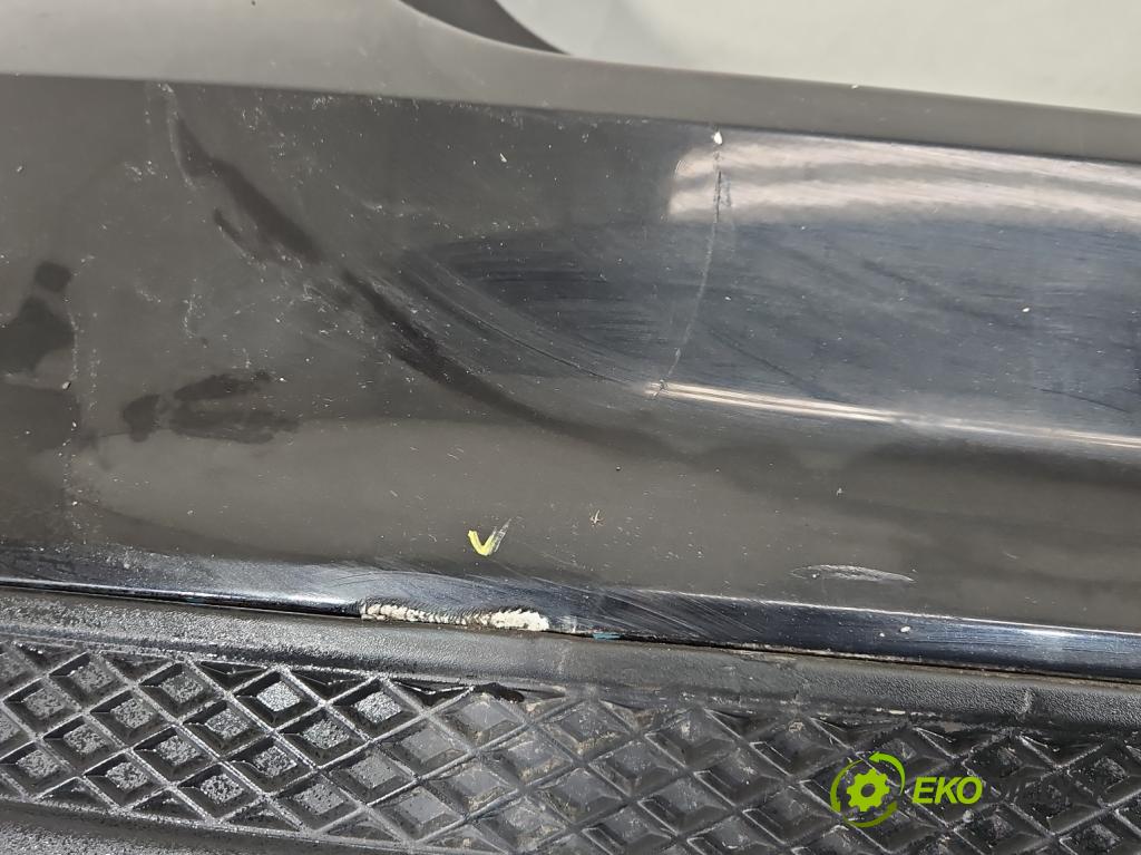 Ford Focus Mk3 2010-2018 1.6 16v 105 HP manual 77 kW 1596 cm3 5- nárazník zadné  (Kľučka dverí ostatné)