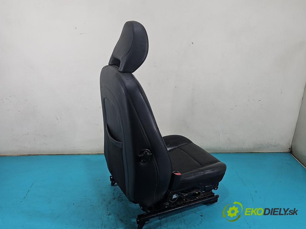 Volvo V50 2.4 20v 170 hp manual 125 kW 2435 cm3 5- Sedadlo levý  (Sedadlo)