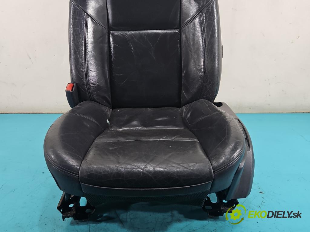 Volvo V50 2.4 20v 170 hp manual 125 kW 2435 cm3 5- Sedadlo levý  (Sedadlo)