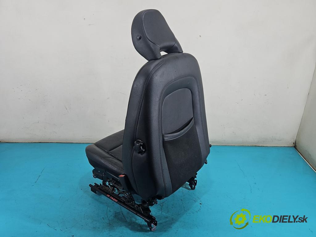Volvo V50 2.4 20v 170 HP manual 125 kW 2435 cm3 5- Sedačka pravý  (Sedadlo)