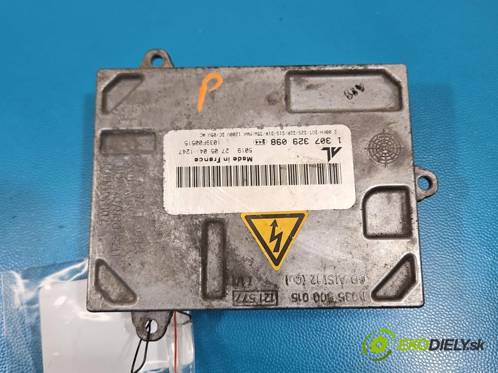 Volvo V50 2.4 20v 170 HP manual 125 kW 2435 cm3 5- střídač: xenon 1307329098 (Riadiaca jednotka xenónu)