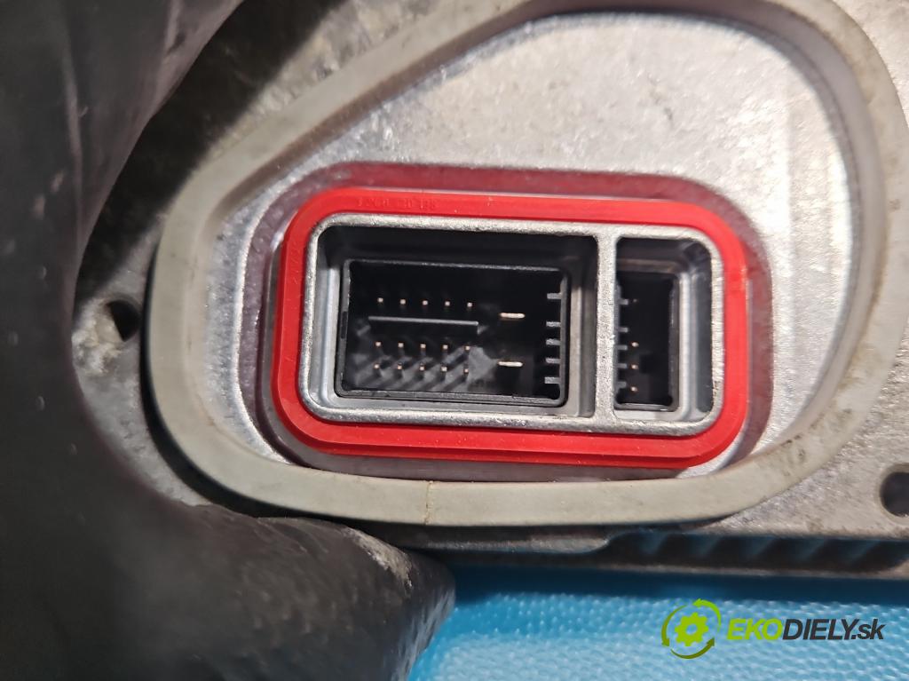 Volvo V50 2.4 20v 170 HP manual 125 kW 2435 cm3 5- střídač: xenon 1307329098 (Riadiaca jednotka xenónu)