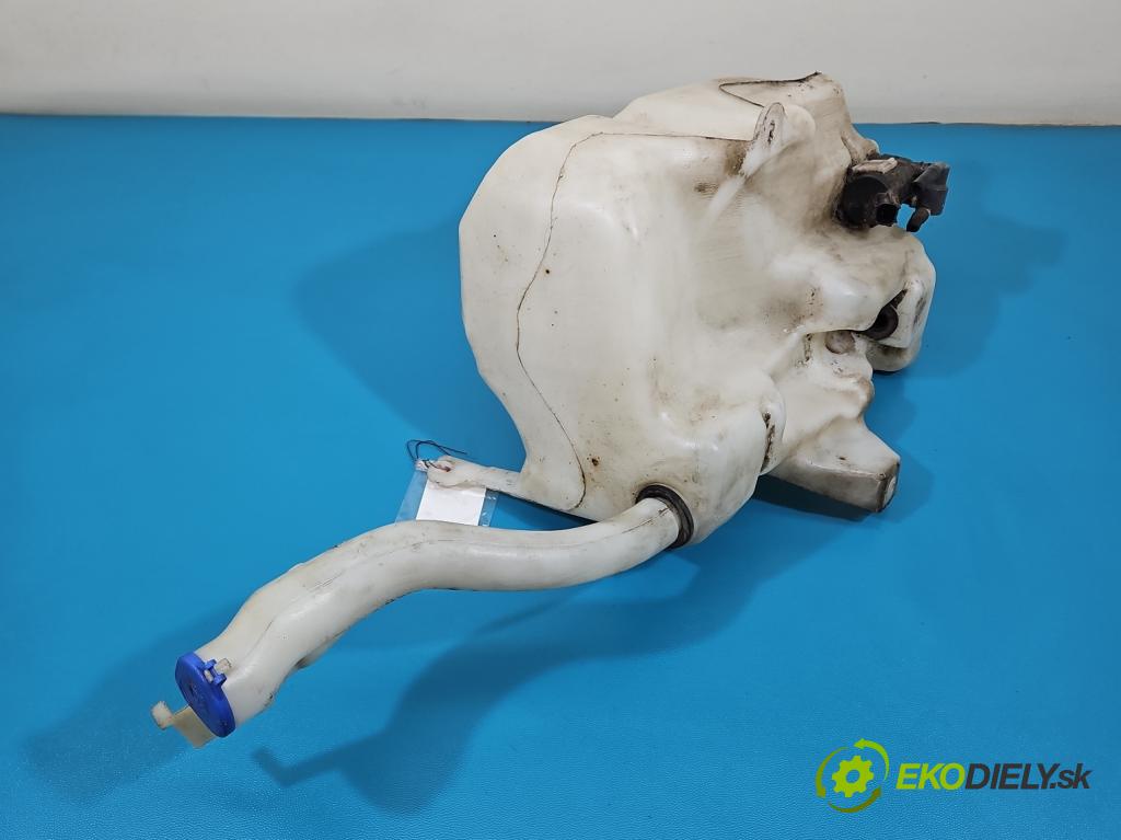Volvo V50 2.4 20v 170 hp manual 125 kW 2435 cm3 5- nádržka tekutina: ostřikovačů 4N51-13K163-CE
