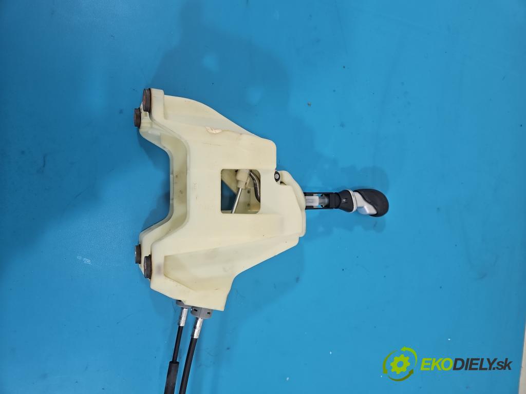 Kia Sportage III 2010-2015 1.6 GDI 135 HP manual 99 kW 1591 cm3 5- Páka: Změny: stupeň,rýchlosť 43700-3U400 (Rýchlostná páka (kulisa))