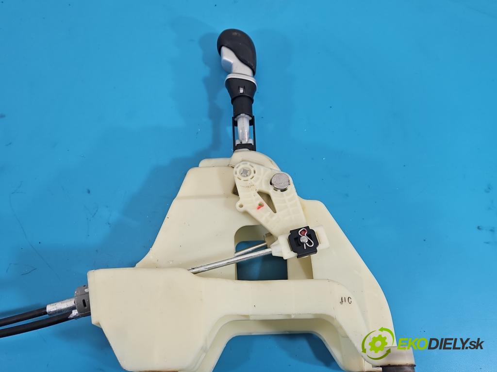 Kia Sportage III 2010-2015 1.6 GDI 135 HP manual 99 kW 1591 cm3 5- Páka: Změny: stupeň,rýchlosť 43700-3U400 (Rýchlostná páka (kulisa))