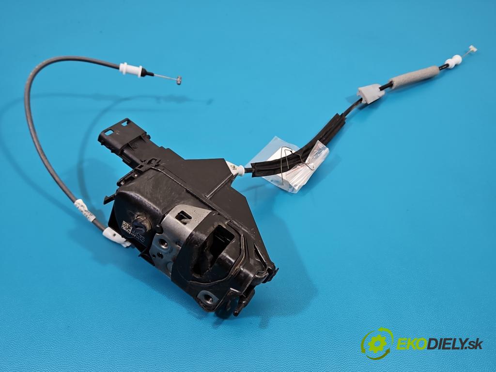 Peugeot 3008 II 2016-2023 1.6 T 300 hp automatic 221 kW 1598 cm3 5- zámek přední pravý 104237