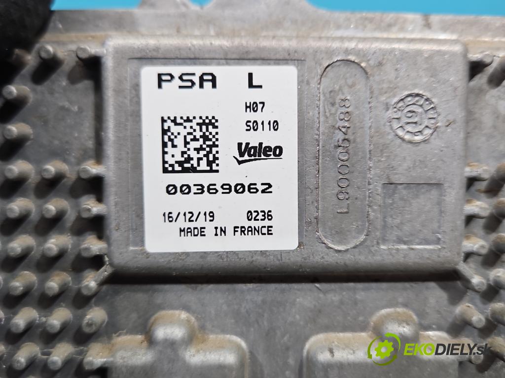 Peugeot 3008 II 2016-2023 1.6 T 300 HP automatic 221 kW 1598 cm3 5- střídač: xenon 90032783 (Riadiaca jednotka xenónu)